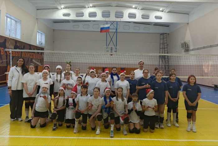 Товарищеские игры по волейболу на призы "Дед Мороза"(г. Заводоуковск)